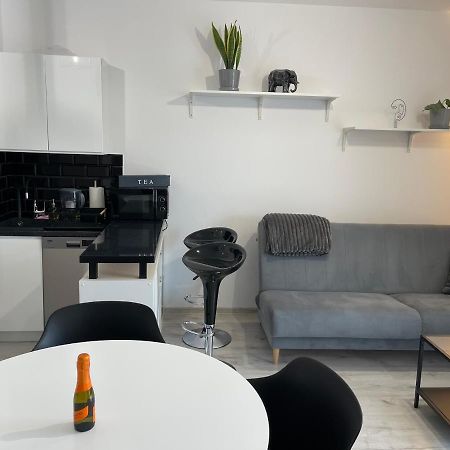 Modern Box Apartment 格丁尼亚 外观 照片